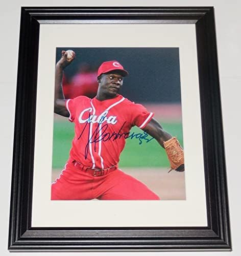 Цветна снимка на Хосе Контрераса с автограф размер 8x10 (в рамка и матово покритие) - Куба/ Уайт Сокс - Снимки на MLB